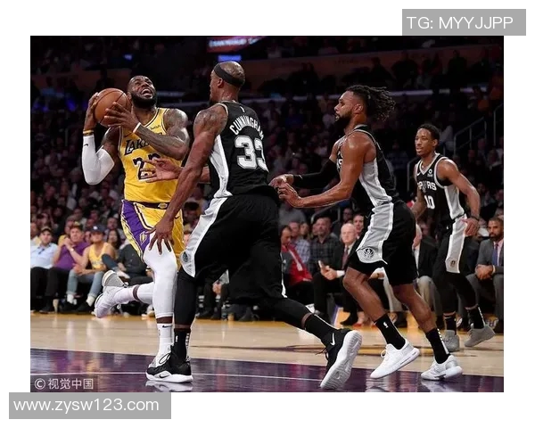 湖人对阵马刺的精彩对决今晚上演球迷期待一场激烈的篮球盛宴