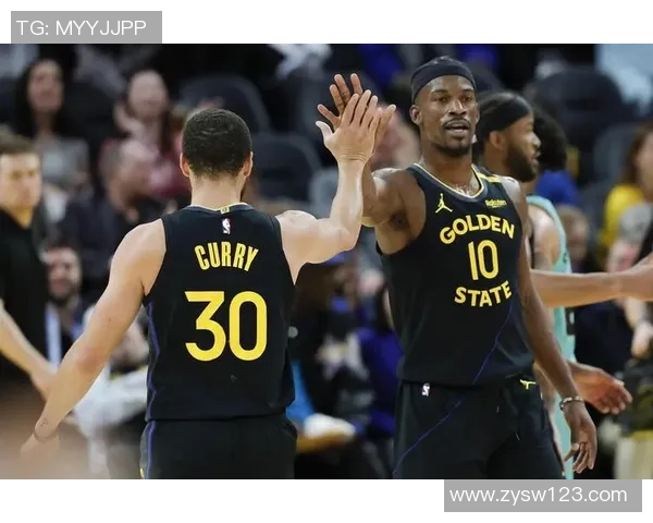 勇士与猛龙激战正酣NBA直播精彩瞬间不容错过